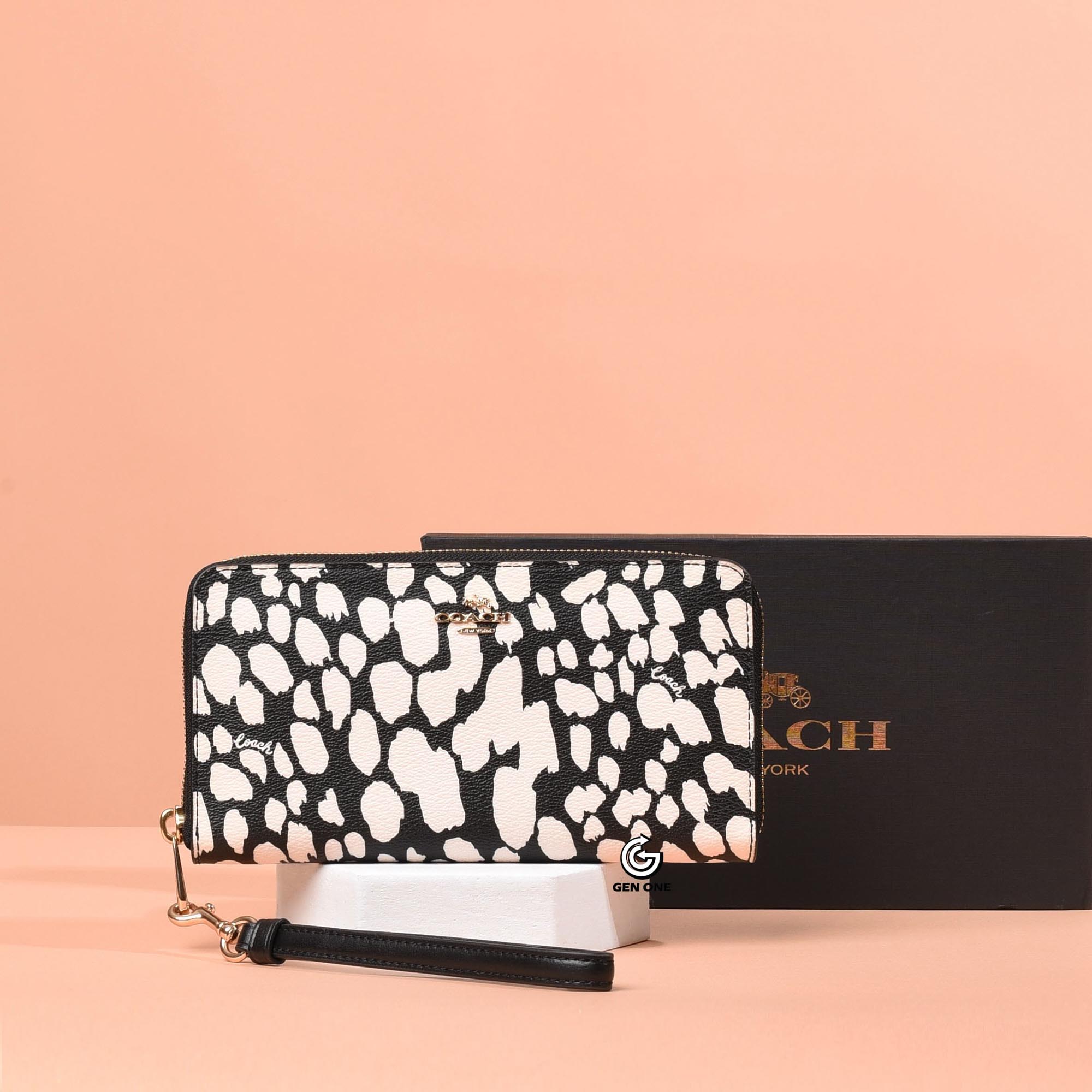 COACH CC473 ZIP AROUND WOMEN WRISTLET STRAP WALLET - BLACK