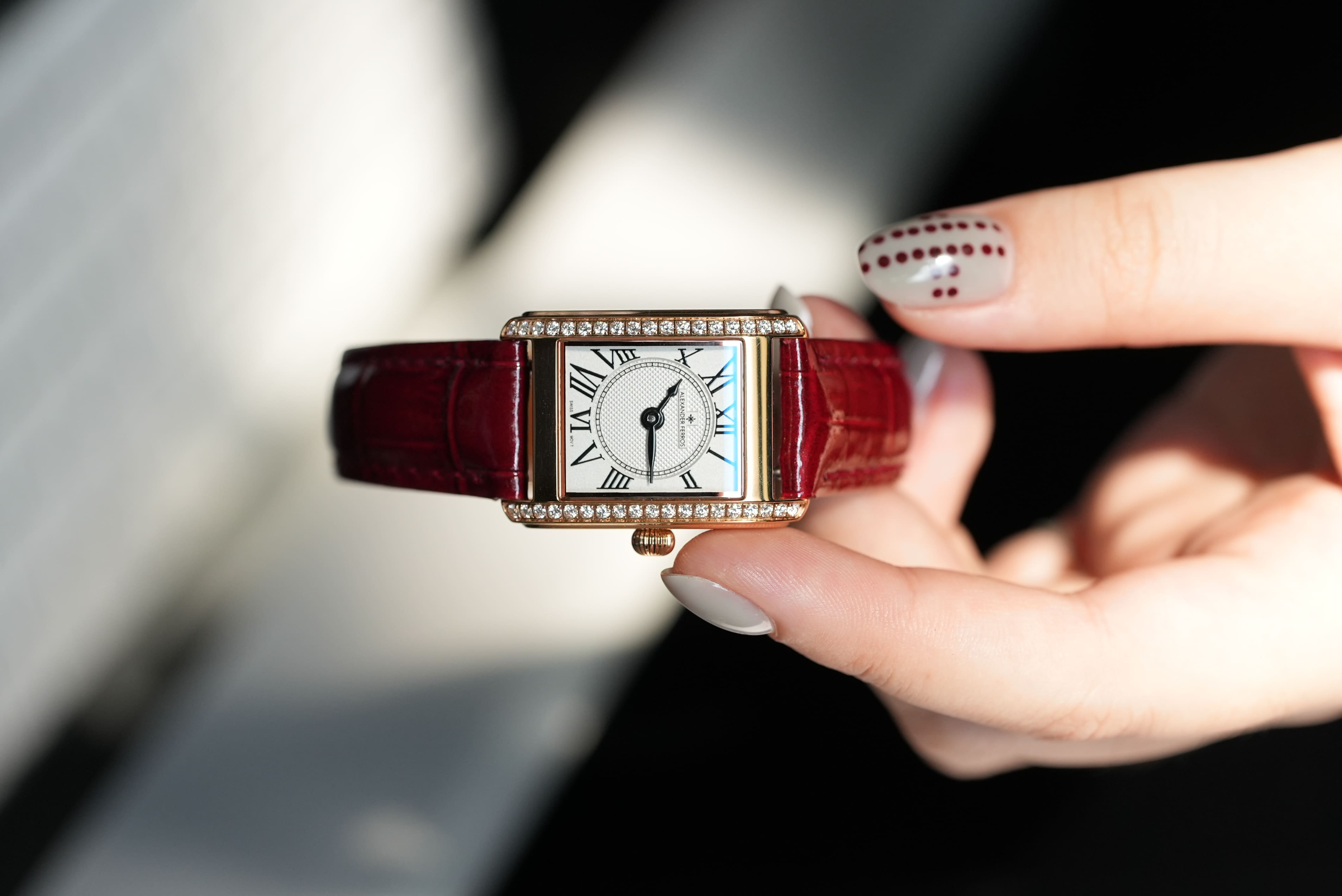 ĐỒNG HỒ NỮ ALEXANDER FERROS 7281R/02 QUARTZ 22x31MM