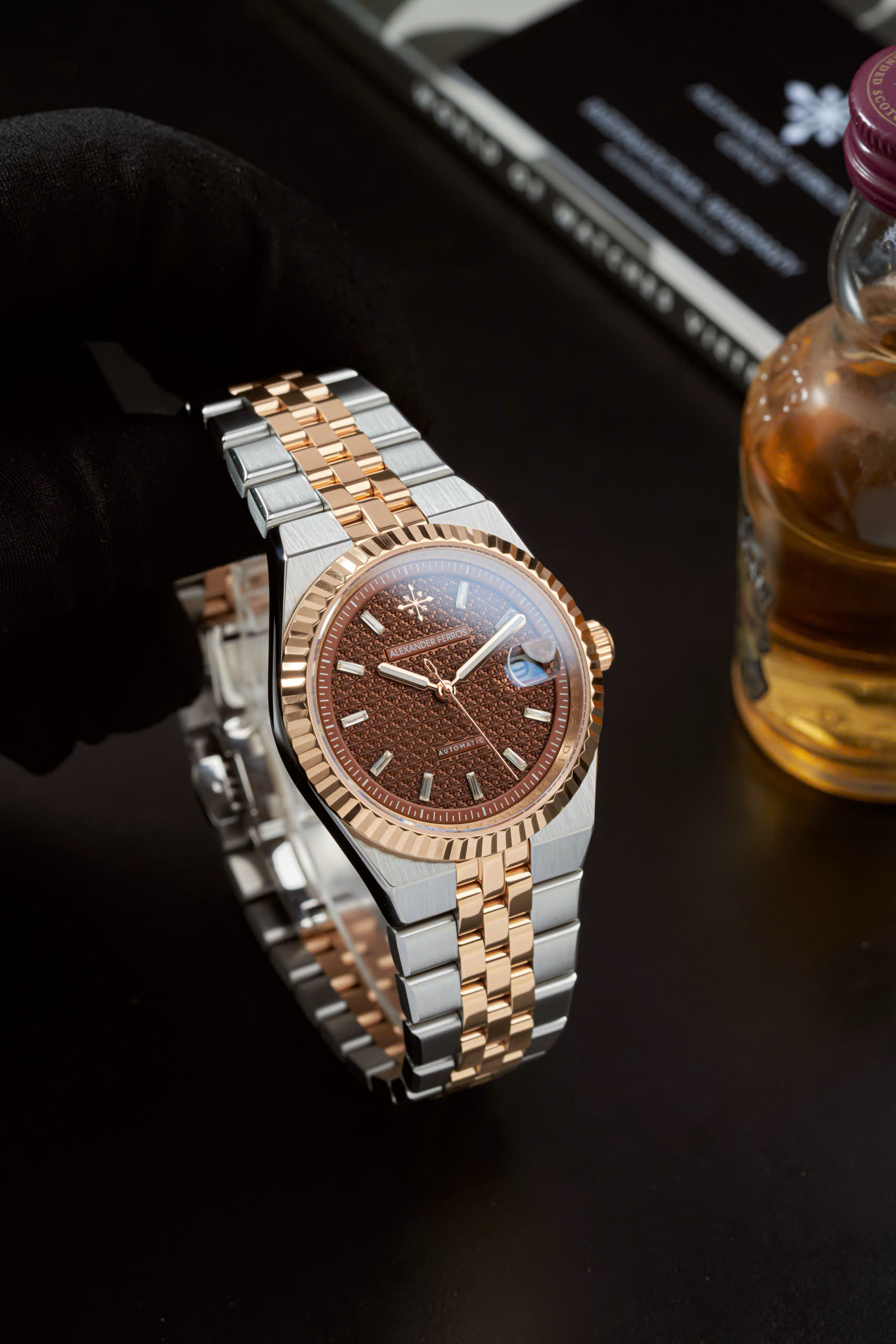 ĐỒNG HỒ NAM ALEXANDER FERROS 8272D/082 AUTOMATIC 37.5MM