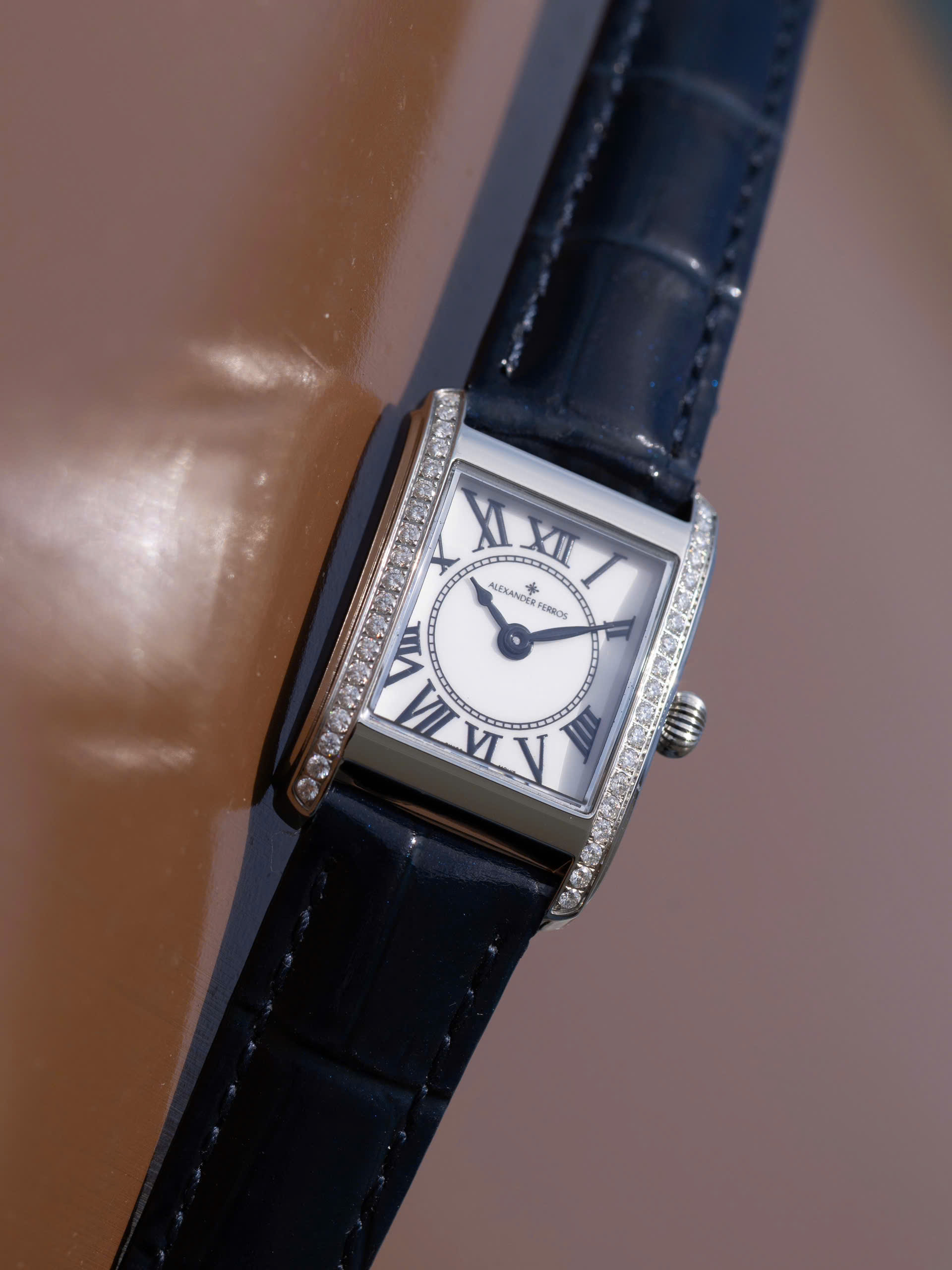 ĐỒNG HỒ NỮ ALEXANDER FERROS 7281S/02 QUARTZ 22x31MM